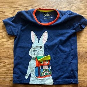 Boden Kids Tee with Colorful Rabbit Design Size 4-5